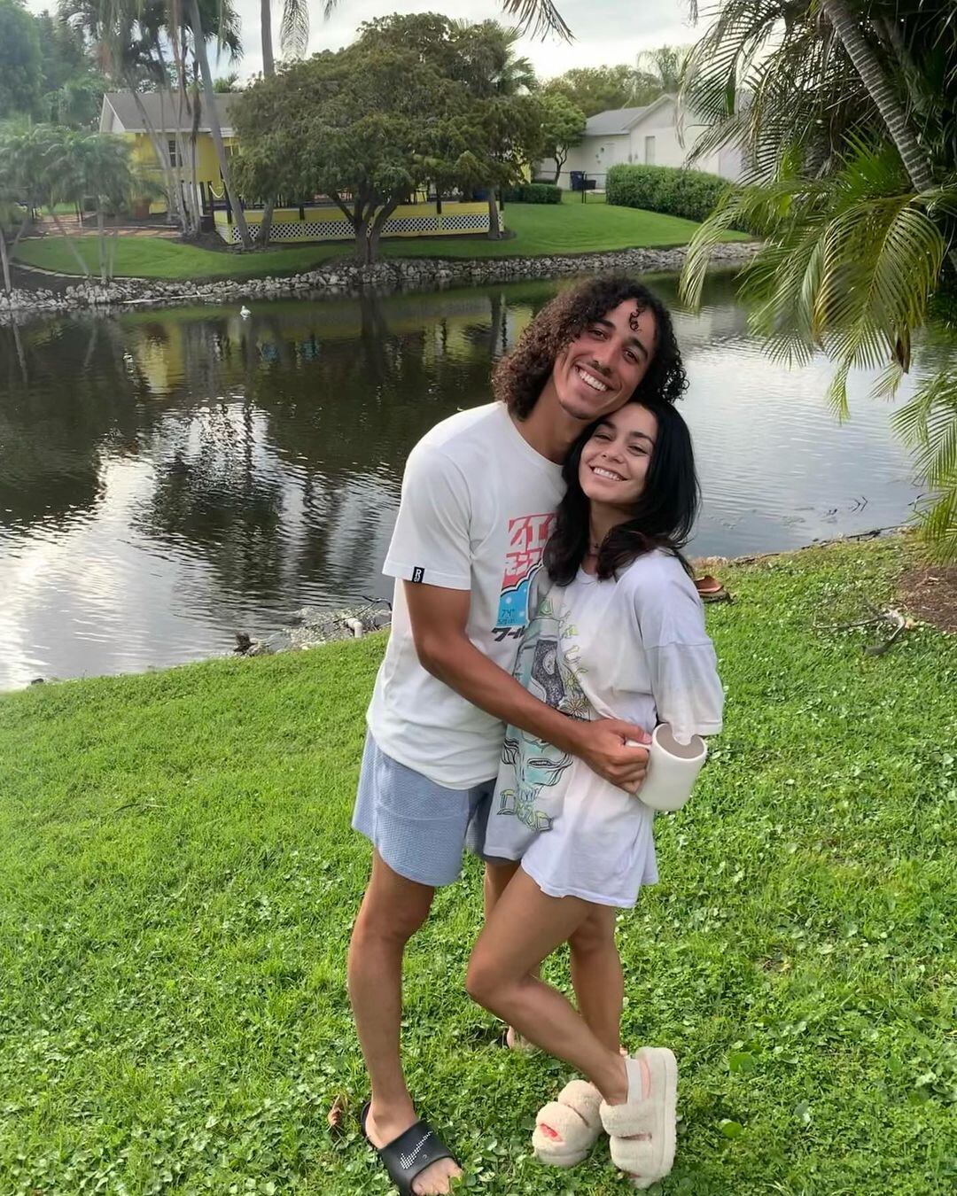 Vanessa Hudgens se habría comprometido con Cole Tucker