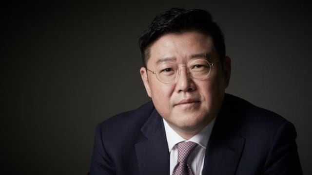 El magnate coreano Pumsoo Ra, CEO de Cerritos Holdings, ofrece comprarle de contado al gobierno mexicano a valor actualizado, el avión presidencial que fue regresado de California después de un año.