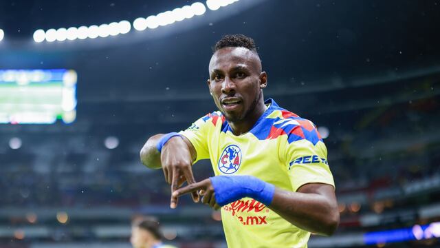 Julian Quinones celebra su gol 0-1 de America durante el partido Cruz Azul vs America,