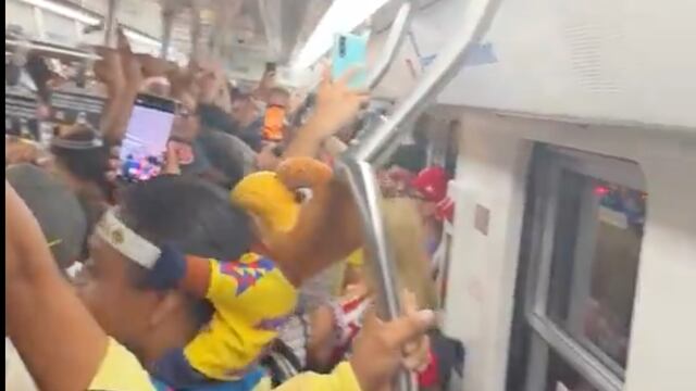 Afición de América molestado a la porra de Chivas (captura de video)