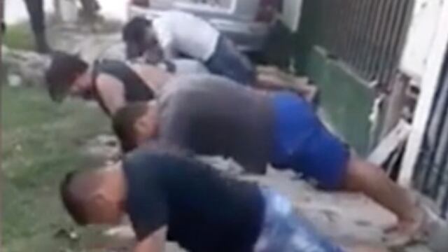 Los obligaron a hacer ejercicio.