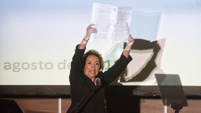 Elba Esther Gordillo. Sin obstáculos.