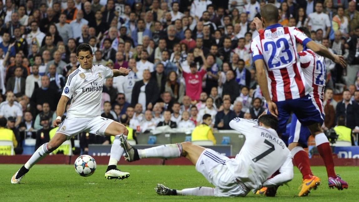 Javier Hernández marcó el gol que eliminó al Atlético hace algunos años
