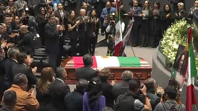 Realizan homenaje de cuerpo presente en la Cámara de Diputados