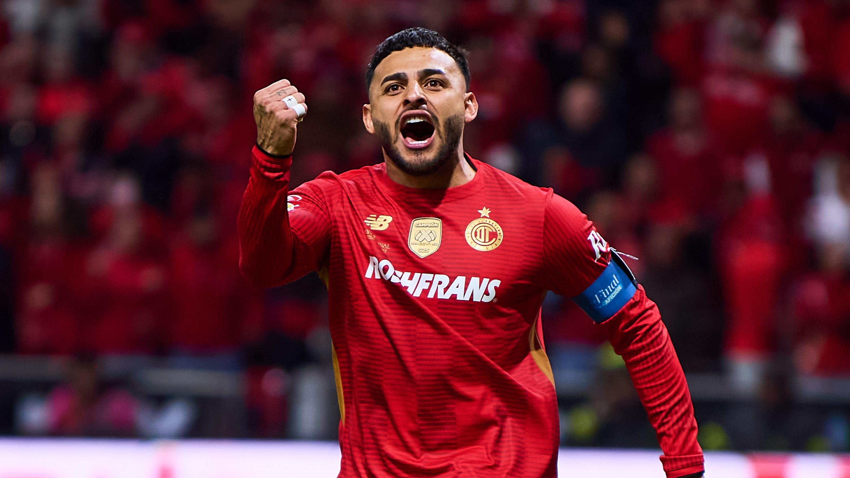 Alexis Vega no se olvida de Chivas y dedica su campeonato con Toluca