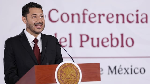 Martí Batres fortalece detección de cáncer de mama con IA en el ISSSTE.