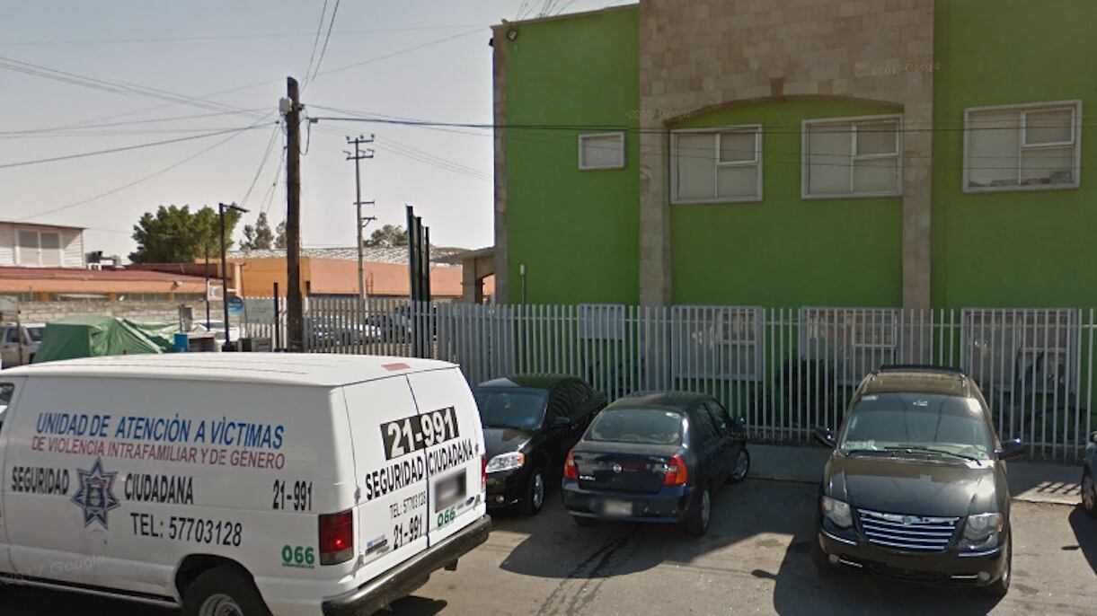 VIDEO: Juegan a las nalgadas en sus ratos libres... agentes del MP en Ecatepec