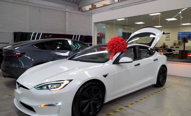 El Mariana se acaba de comprar un Tesla