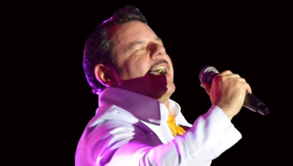 Alberto Ruvalcaba en su faceta como cantante