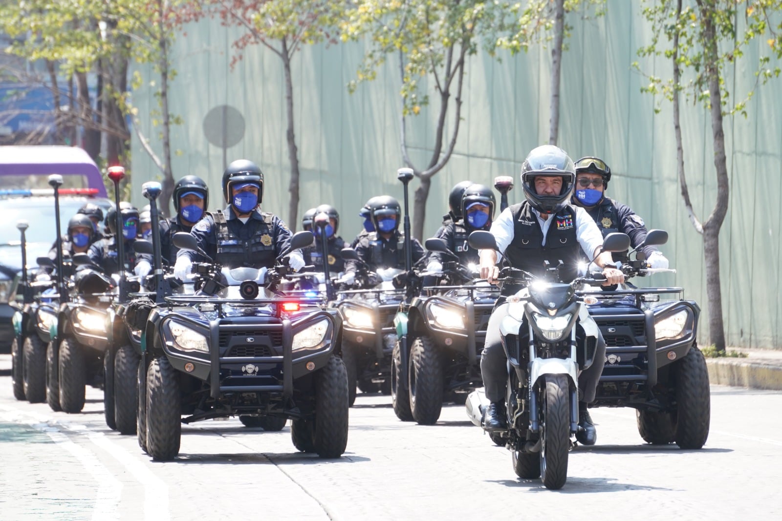 Mauricio Tabe y patrullas nuevas en la Miguel Hidalgo