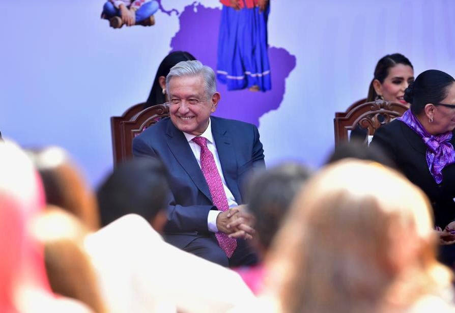 AMLO asegura que la 4T es feminista