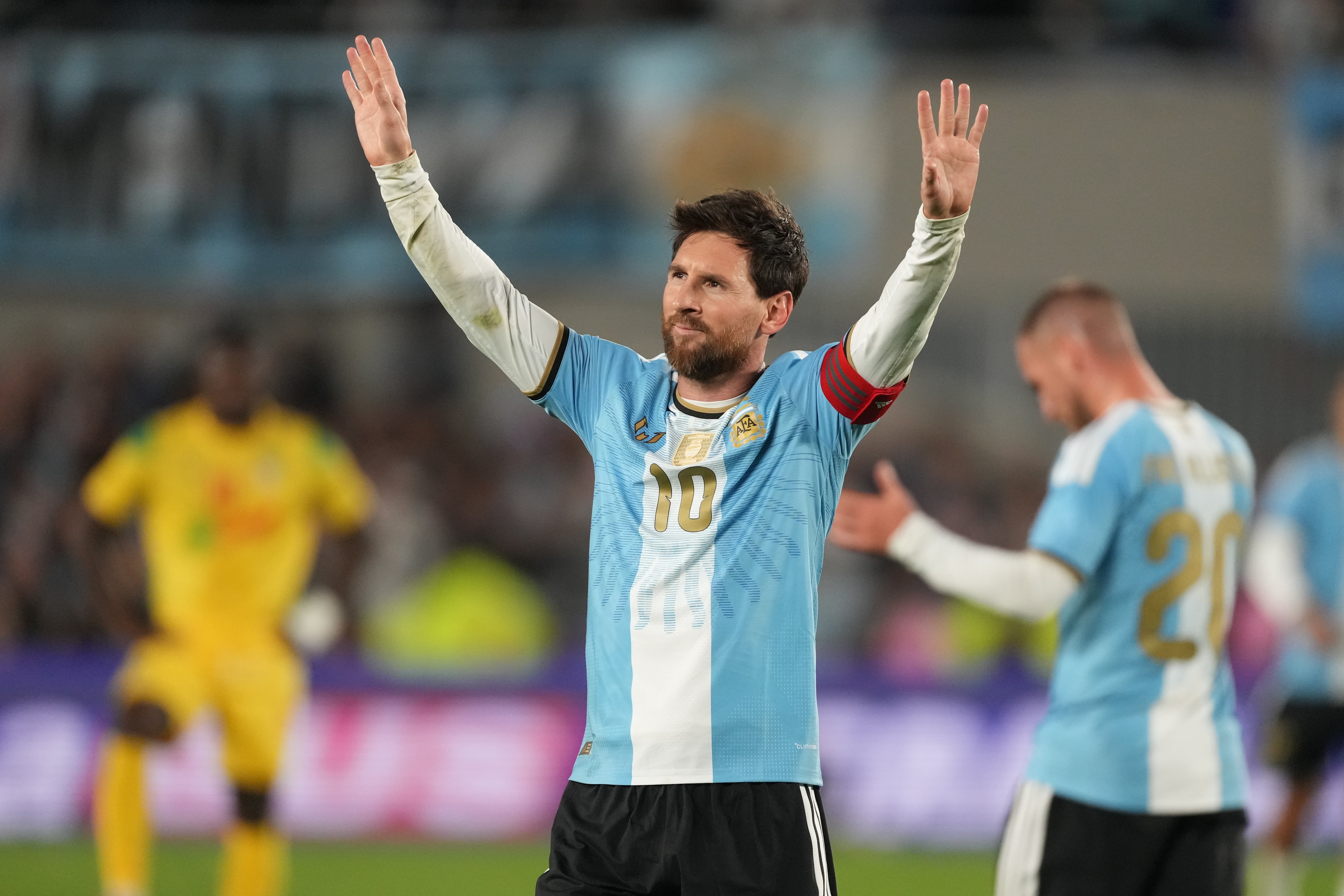 “Los voy a extrañar”: Lionel Messi se despide de Argentina tras su último partido.