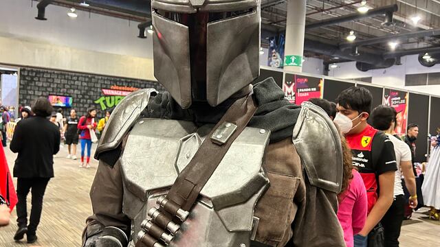 Fan vestido de 'The Mandalorian' en La Mole 2023