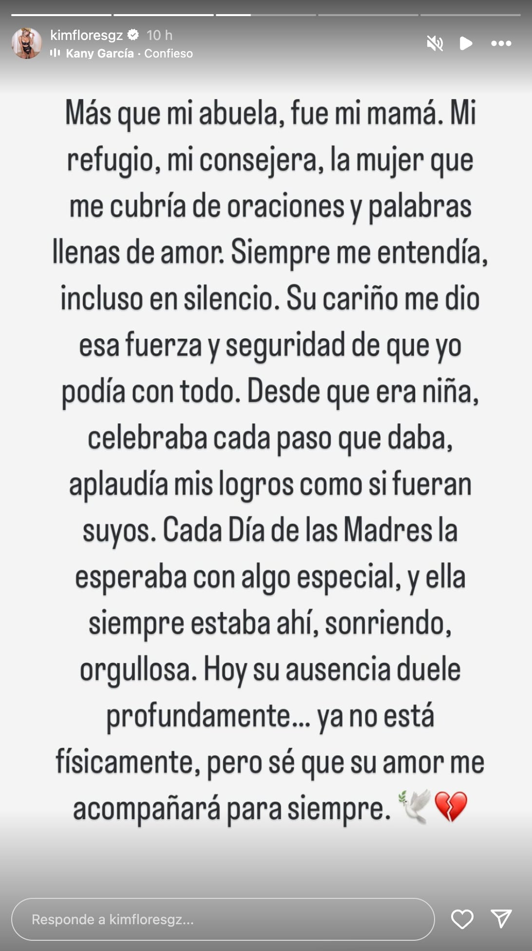 Kimberly Flores de luto por la muerte de su abuela