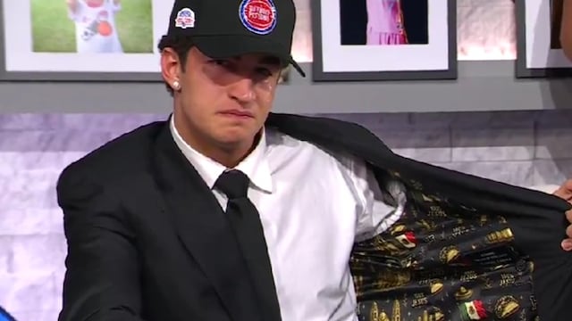Karim López llora tras ser elegido en la primera ronda del Draft de la NBA