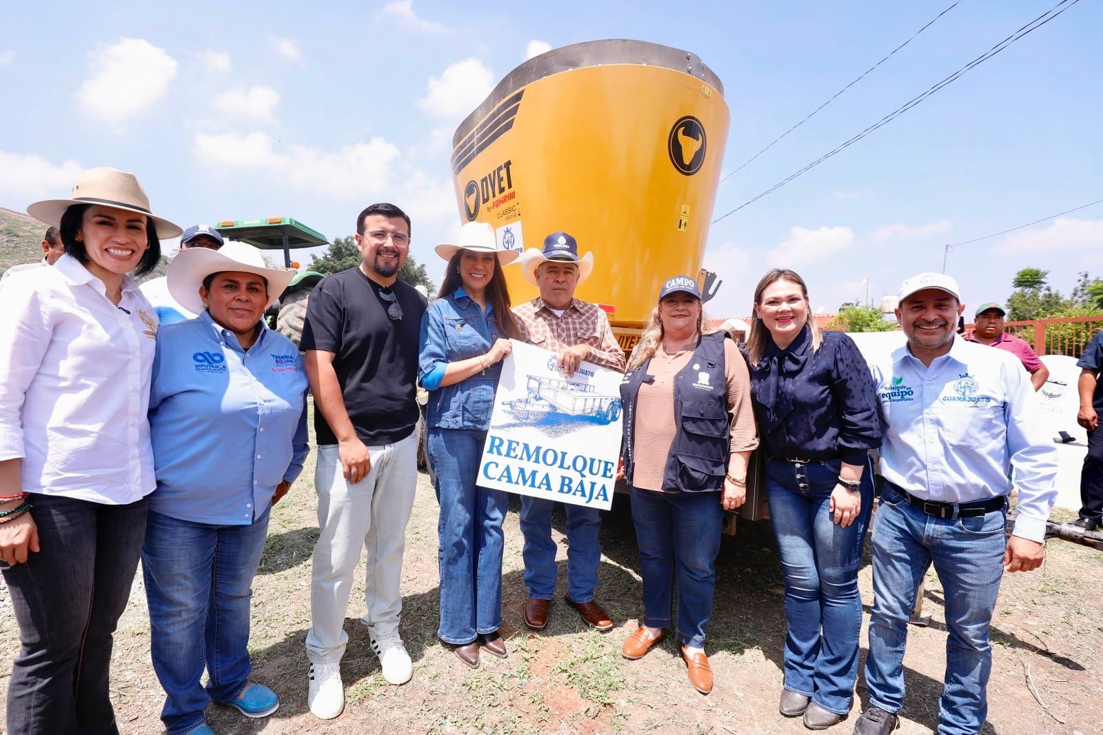 Libia Dennise entrega obras, apoyos al campo y encabeza jornada de reforestación en Abasolo.