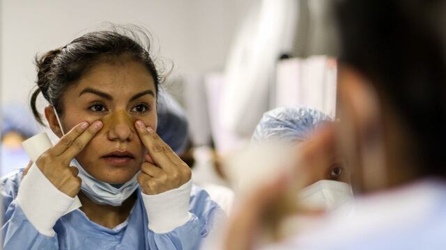 Personal preparándose