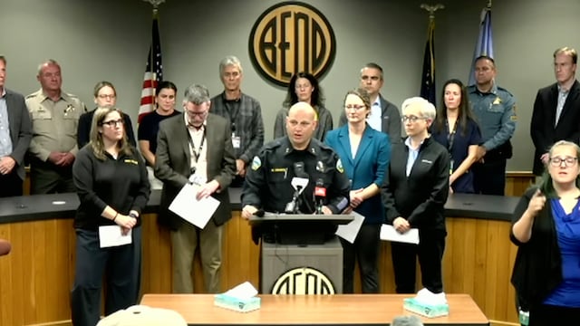 Tiroteo en escuela de Oregon: un transeúnte armado habría abatido al pistolero