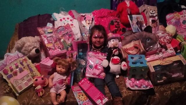 Claudia recibió muchos regalos