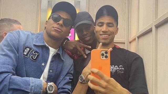 Kylian Mbappé fue captado en Madrid junto a su hermano y Achraf Hakimi en un restaurante.