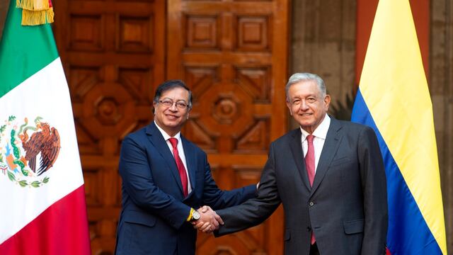 AMLO recibe a Gustavo Petro
