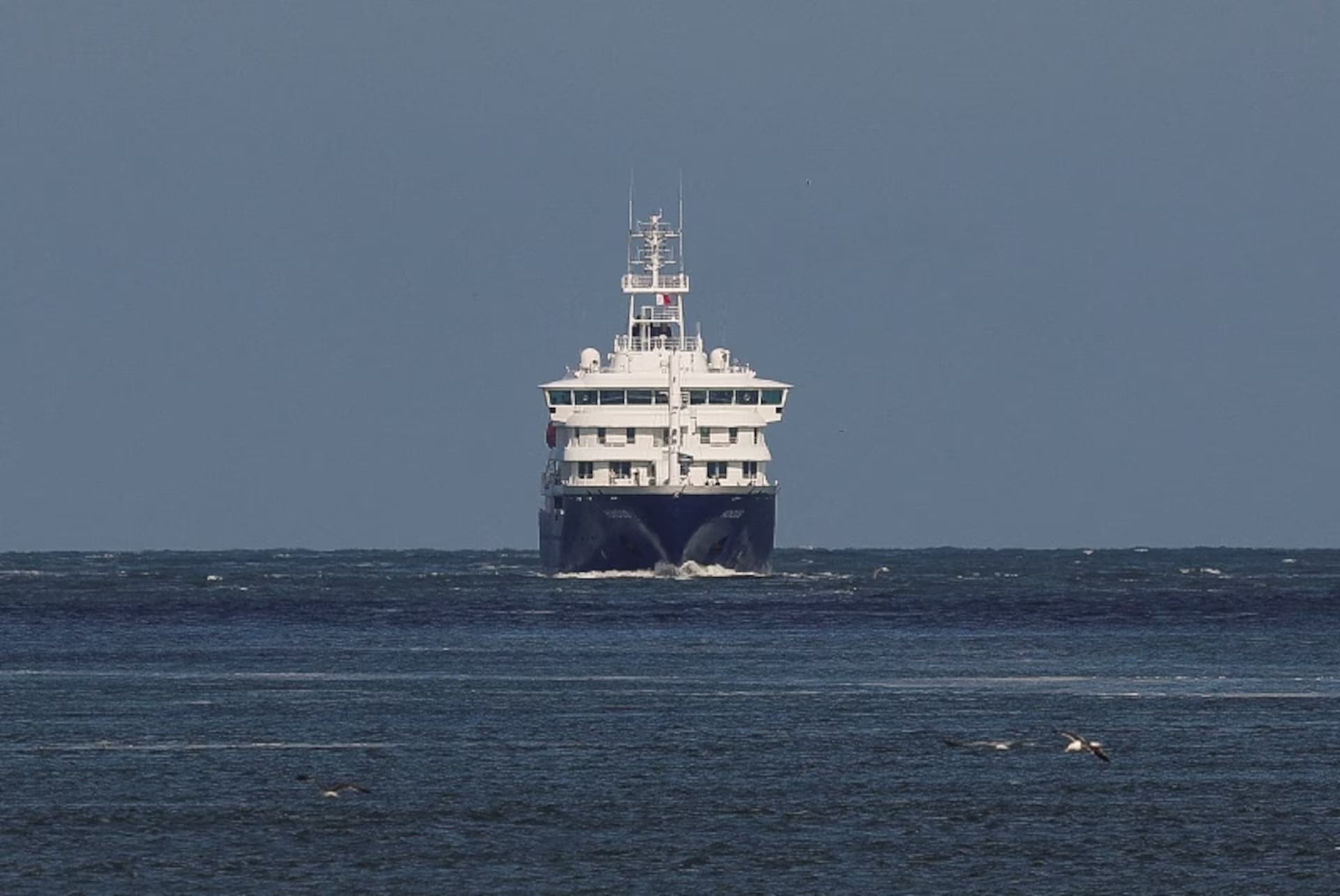 Tras brote de hantavirus, el crucero MV Hondius desembarca en Rotterdam; estará en cuarentena