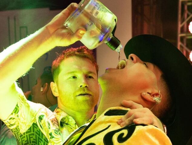 El Canelo Álvarez y Eduin Caz