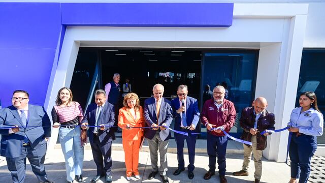 Gobierno del Estado de México asiste a toma protesta de nuevos integrantes del SNTSS.