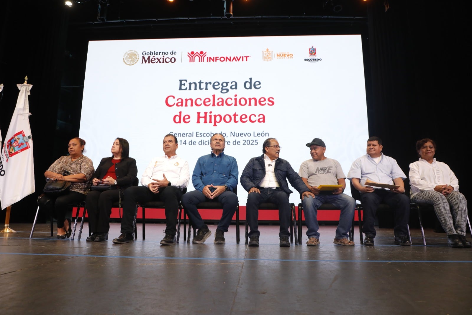 Escobedo entrega escrituras sin costo a familias de más de 40 colonias, fortaleciendo su patrimonio y su futuro