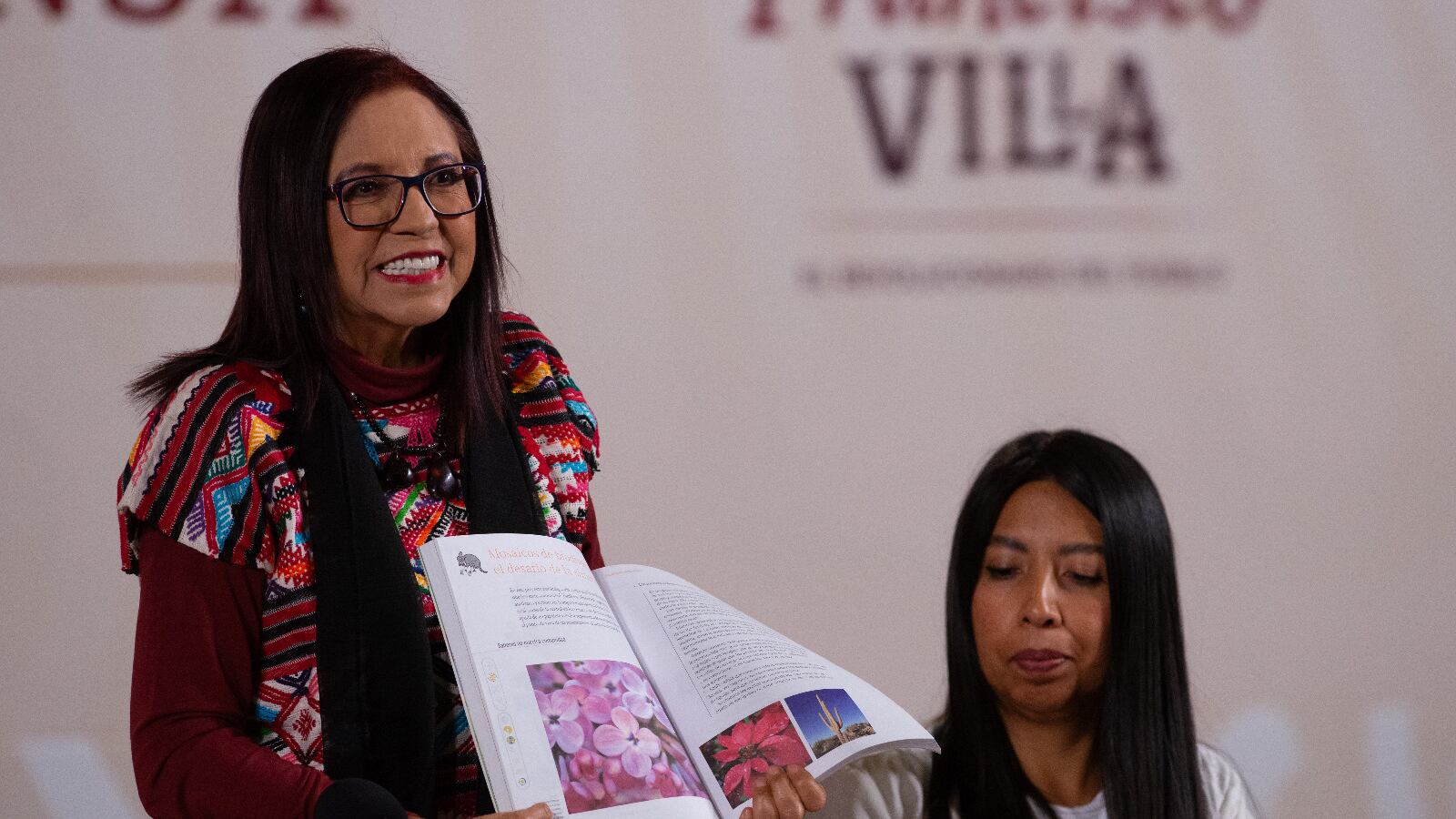 Leticia Ramírez Amaya responde a Maru Campos y a los que no quieren repartir los nuevos libros de la SEP