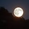 3 rituales poderosos para atraer la buena suerte en la luna llena de marzo