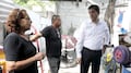 Felipe Canales entrega apoyo a familia afectada por incendio en Escobedo