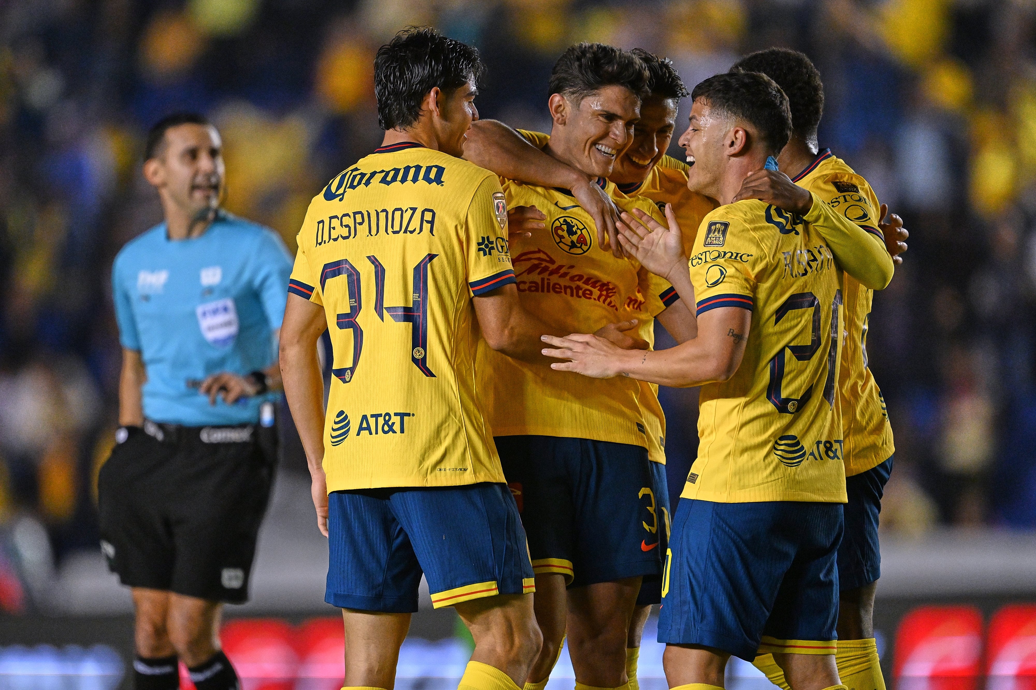 Jugadores del Club América en el Estadio Ciudad de los Deportes.