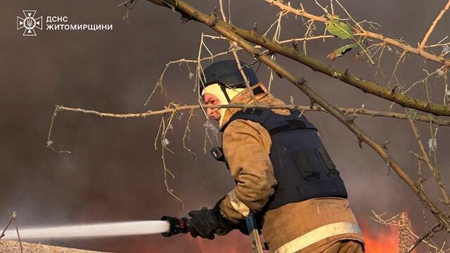 Foto facilitada por el servicio de prensa del Servicio de Emergencias del Estado (SES) de Ucrania