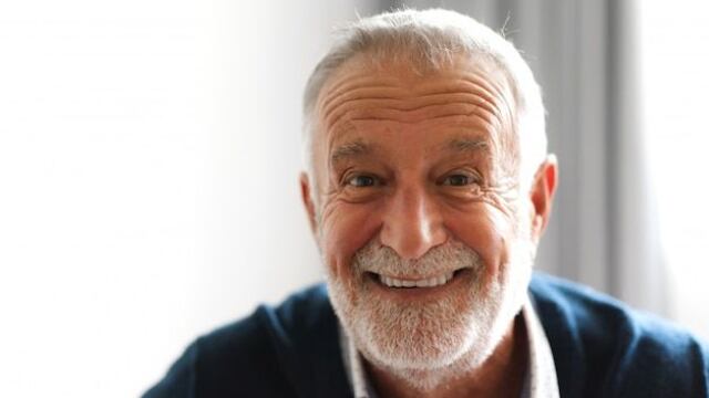 Se enteran en el funeral que el abuelo tenía 4 familias y que sus hijos tenían los mismos nombres