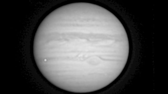 Foto de choque de meteorito con Júpiter