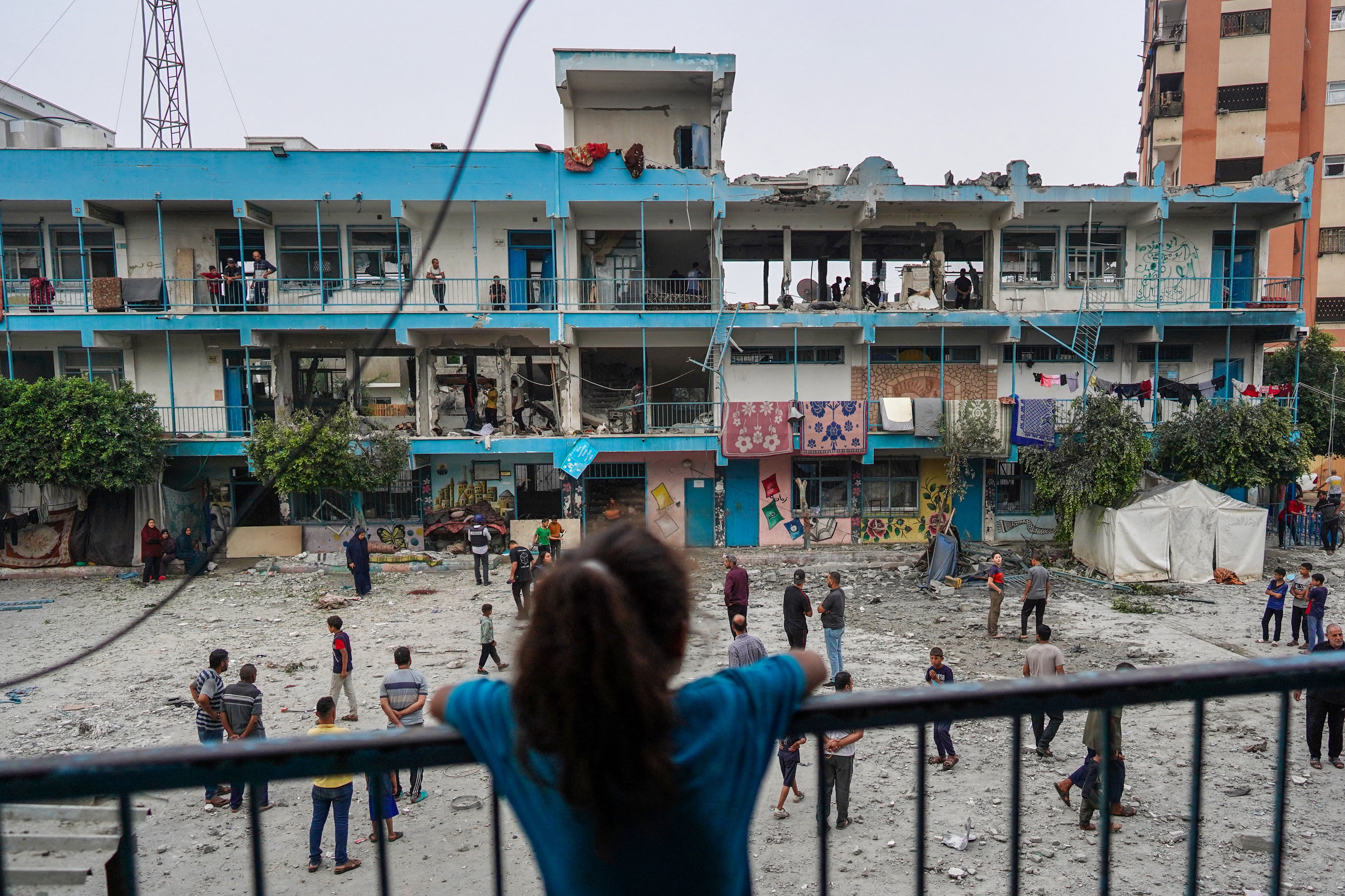 Israel bombardea escuela de la ONU en Nuseirat, en el centro de Gaza