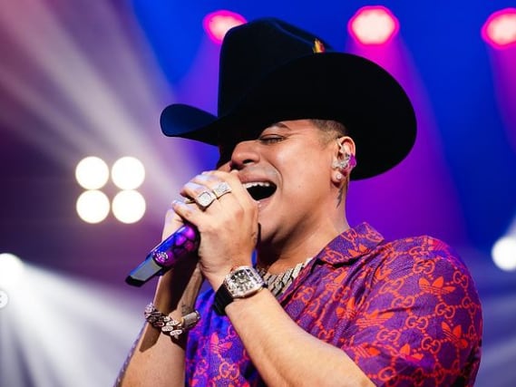 Eduin Caz, cantante de Grupo Firme.