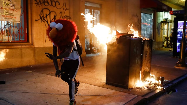 Elmo Protesta