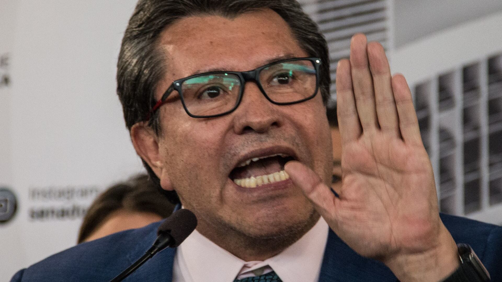 Absurdo y perverso pensar que yo entregué documento del BOA: Monreal