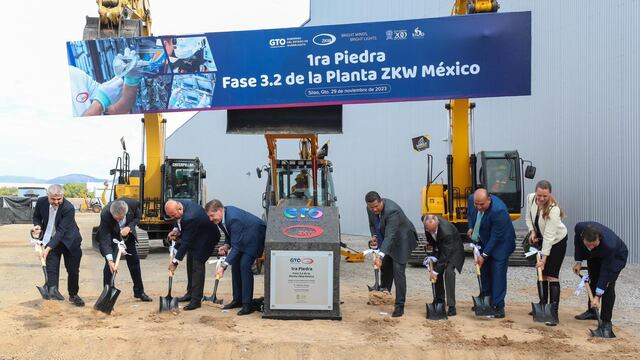 Diego Sinhue inaugura 3ra expansión de ZKW