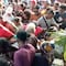 Migrantes intentan irrumpen en la Comisión Mexicana de Ayuda a Refugiados en Tapachula, Chiapas; tumulto deja varios heridos