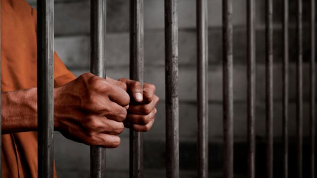 Ojalá que ya no haya más espacios abiertos y cerrados donde se intente acabar con la vida y la inteligencia de quienes por alguna razón son o fueron llevados a la cárcel.