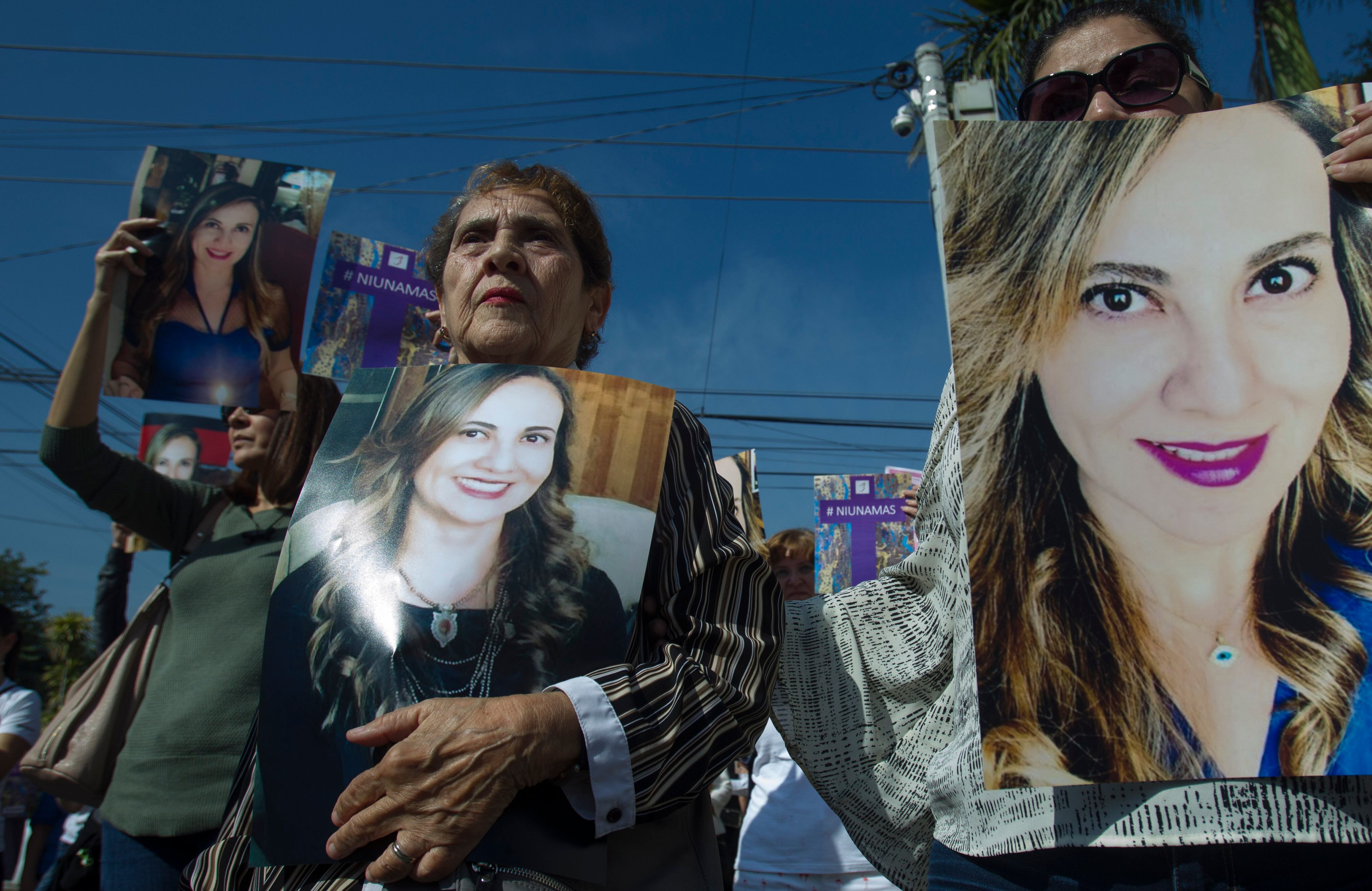 Protesta por el feminicidio de Abril Pérez Sagaón.