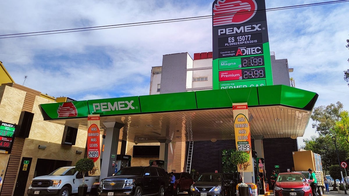 Precio de la gasolina regular no superará los 24 pesos por litro en 2026