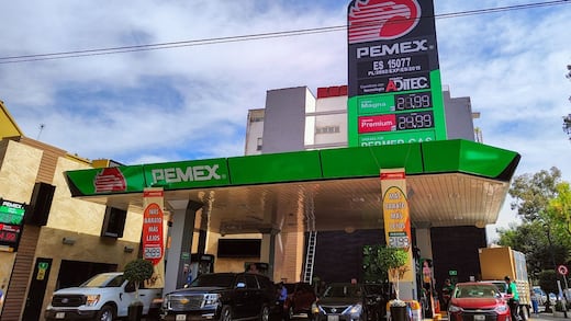 Precio de la gasolina regular no superará los 24 pesos por litro en 2026