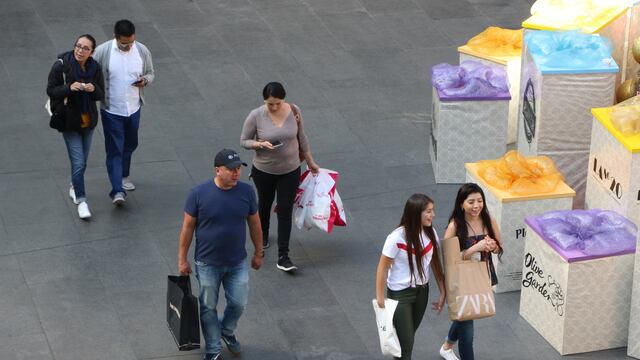 Mujeres pagan 17% más por algunos productos, en comparación con hombres.