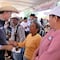 Esteban Villegas encabeza entrega de apoyos sociales a familias en Guadalupe Victoria