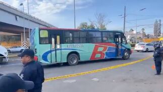 Asaltan camión con pasajeros en Ecatepec y matan a uno