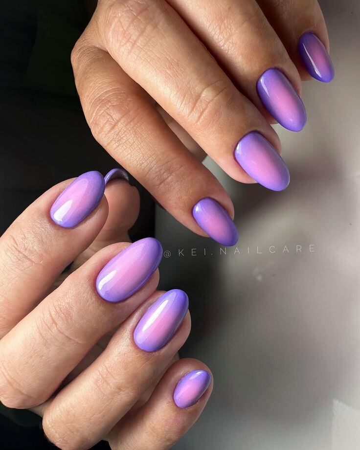 Modelos de uñas tendencia para el 2024: Efecto aura